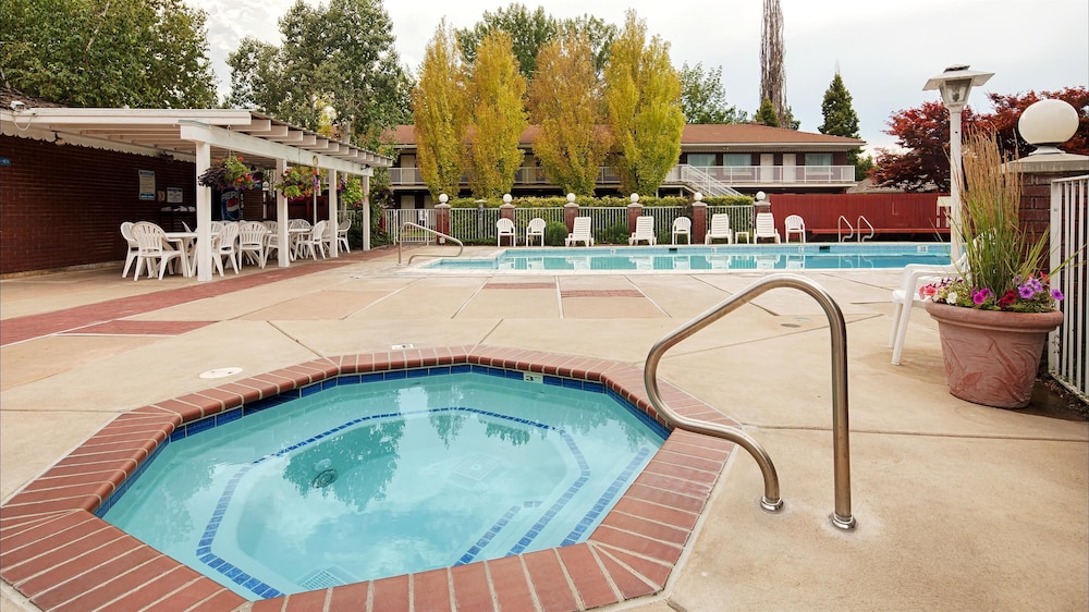 Baugh Motel, SureStay Collection By Best Western 6/32