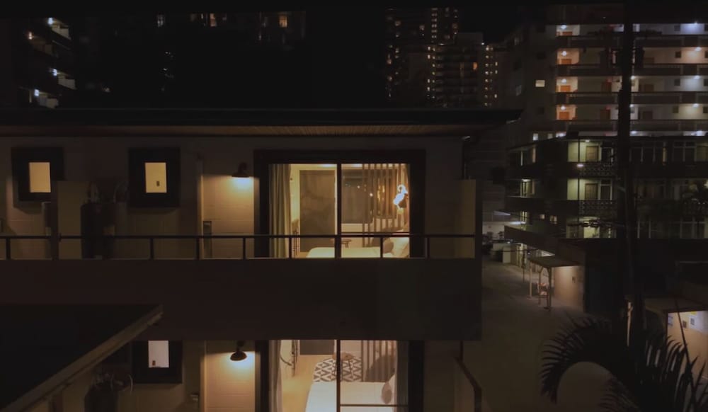 The Walk-Up Waikiki Beach 14/50