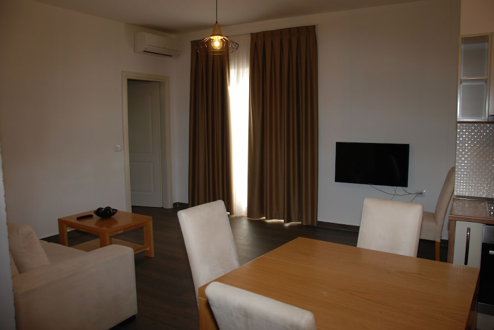 Sunrise Luxury Apartment 17/50