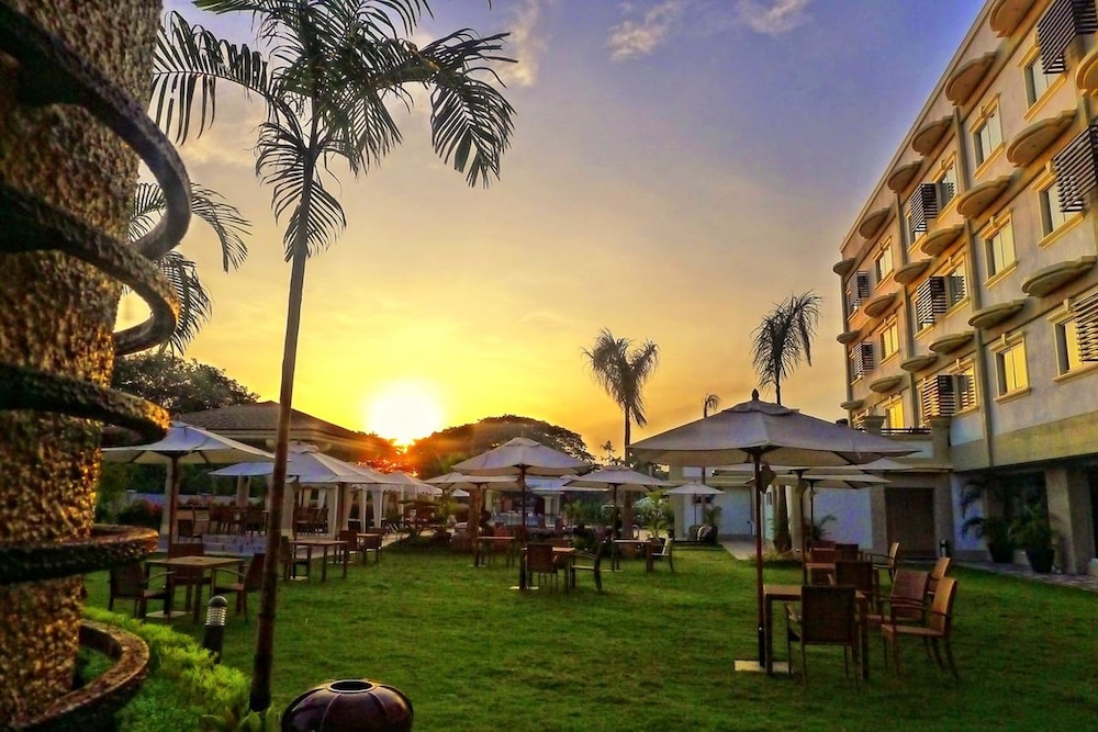 Hotel Centro Puerto Princesa Near Airport by ZUZU 102/107
