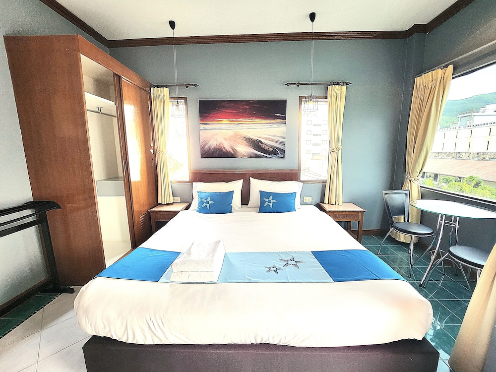 Sea Front Home 32/70