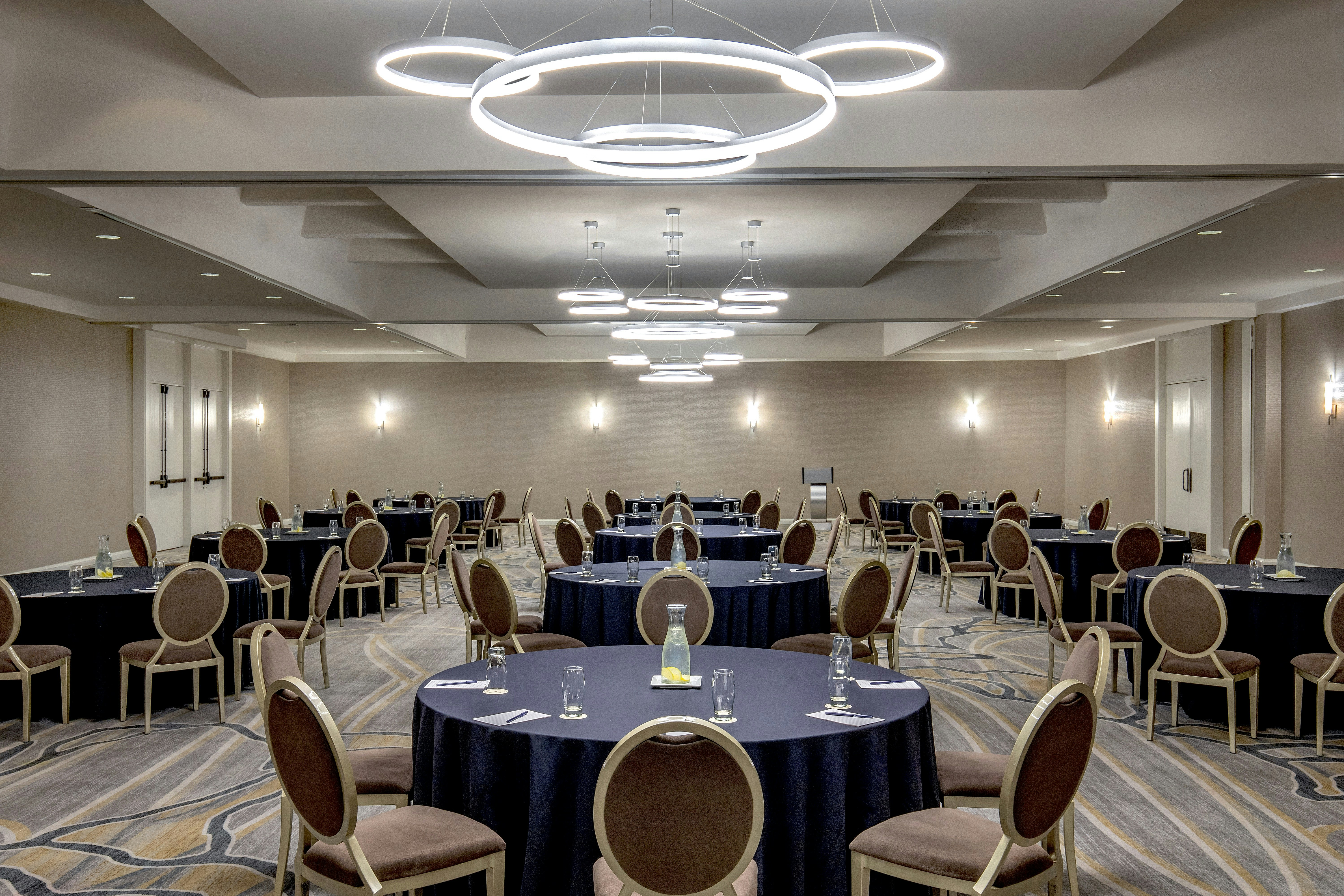 DoubleTree by Hilton Chicago - North Shore Conference Center 39/49