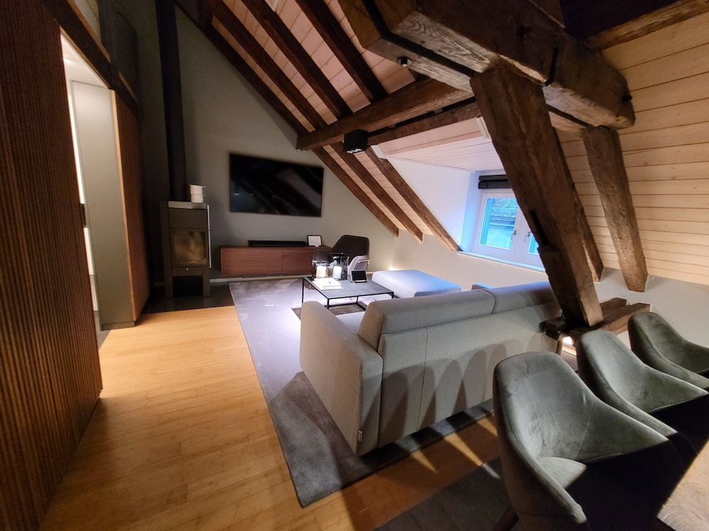Historic City Center Apartment By Airhome 14/50
