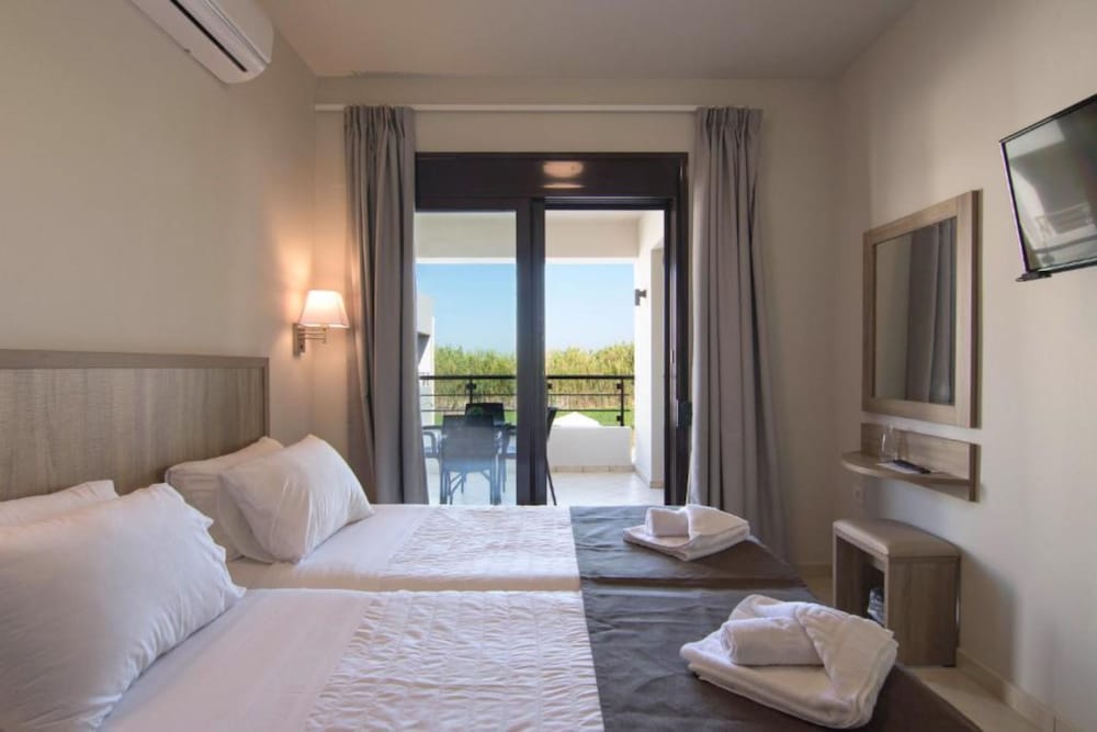 Carisa Suites and Apartments 6/50