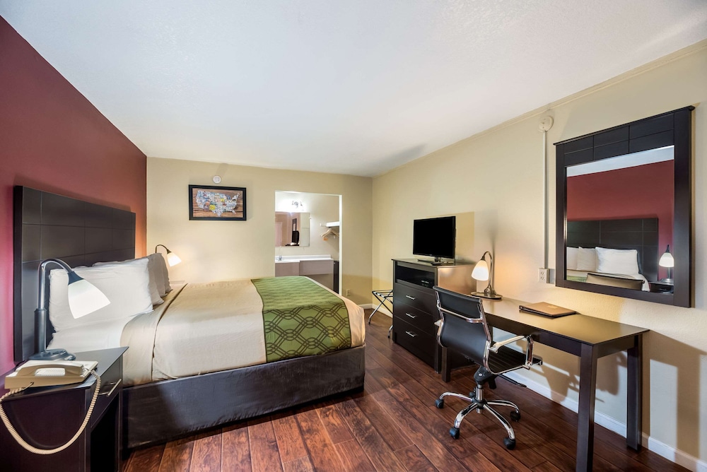 Econo Lodge I-40 Exit 286-Holbrook 31/36