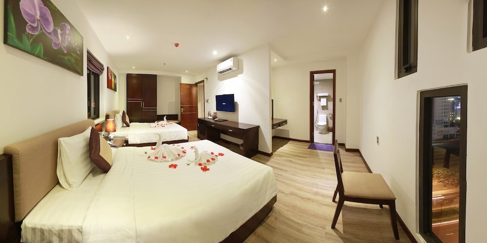 Golden Sun Hotel 19/60