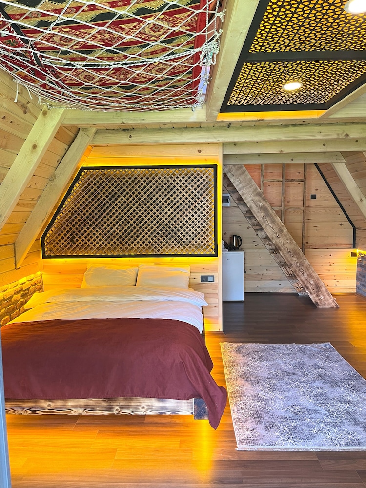 Tanura Bungalows 16/50