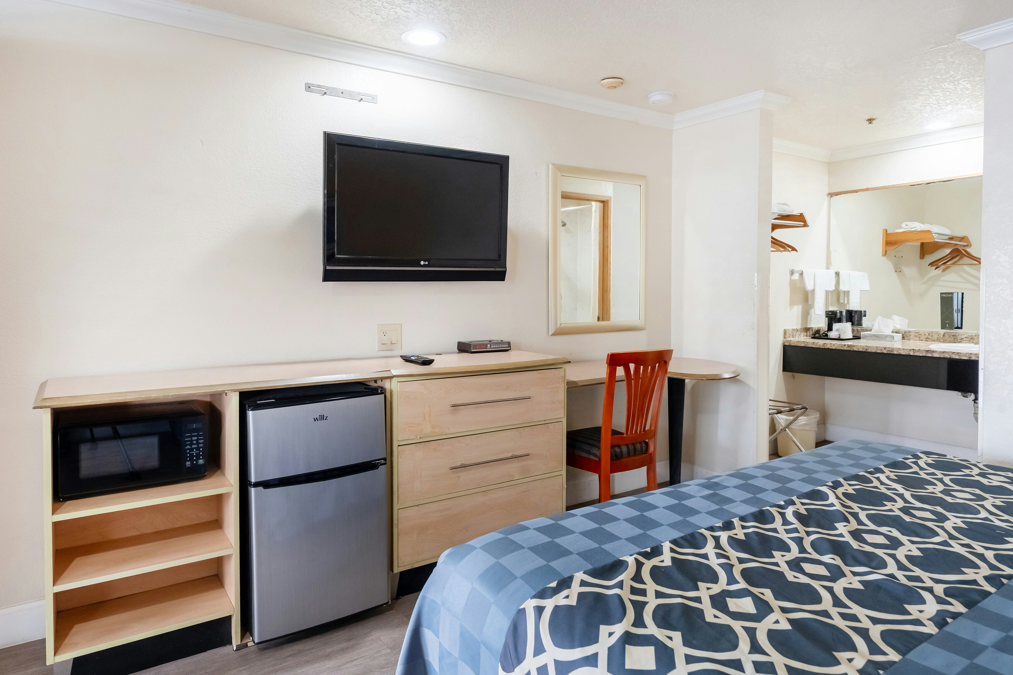 Budget Inn Corcoran Near Tulare CA 43 44/50