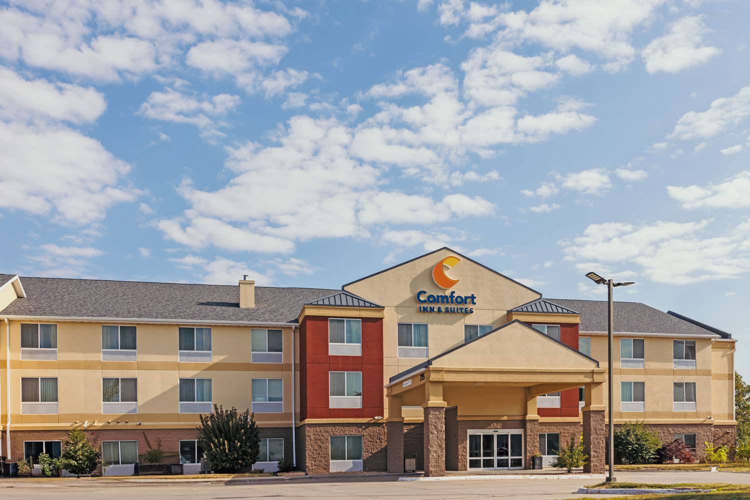 Comfort Inn and Suites Ankeny - Des Moines 3/31