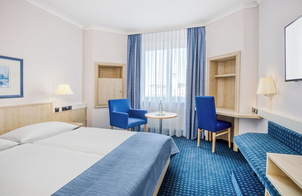 غرفة عائلية بسرير مزدوج وسرير فردي، INTERCITYHOTEL ERFURT 4/9