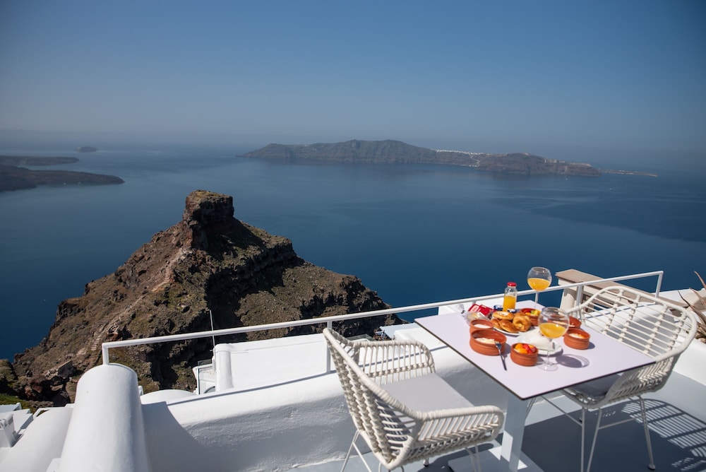Heavens Edge Cliffside Villas & Suites 33/50
