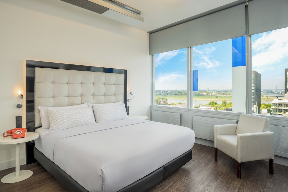 INNSIDE, PREMIUM, CITY VIEW
