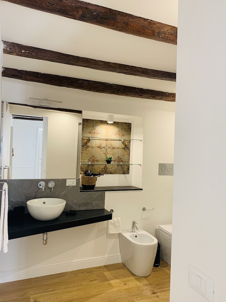 1 Bedroom, Mezzanine, Exclusive, Apartment, King Bed, Sofa, Kitchen