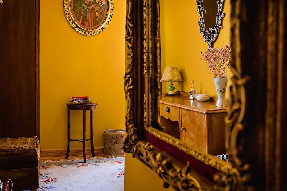 Athens Quinta 7/27