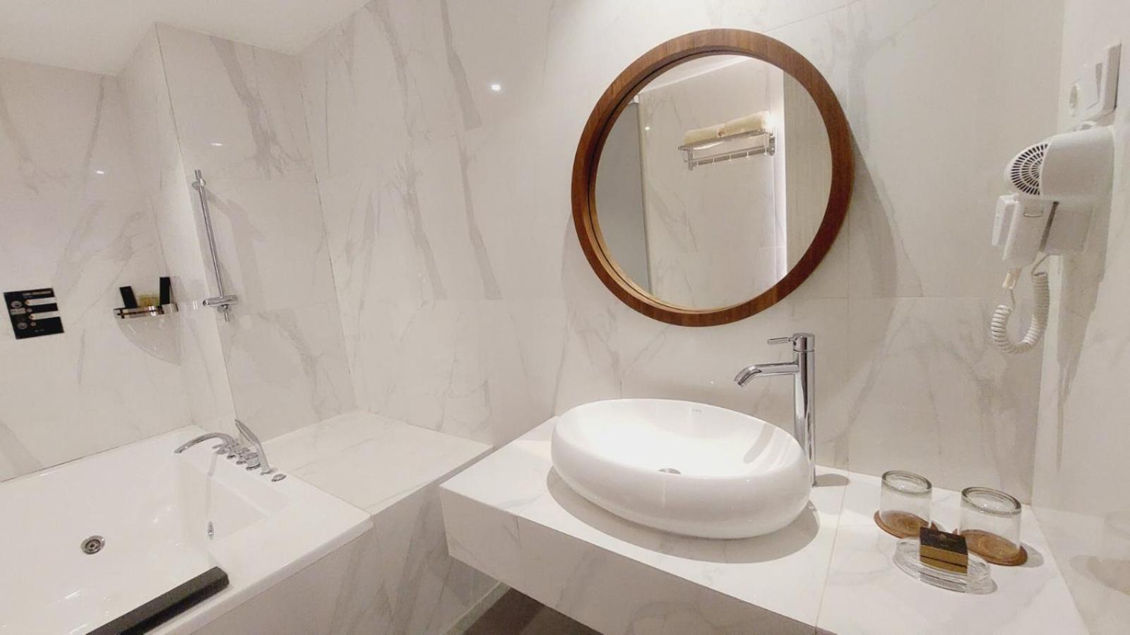 SIP Azana Hotel Jayapura 43/50