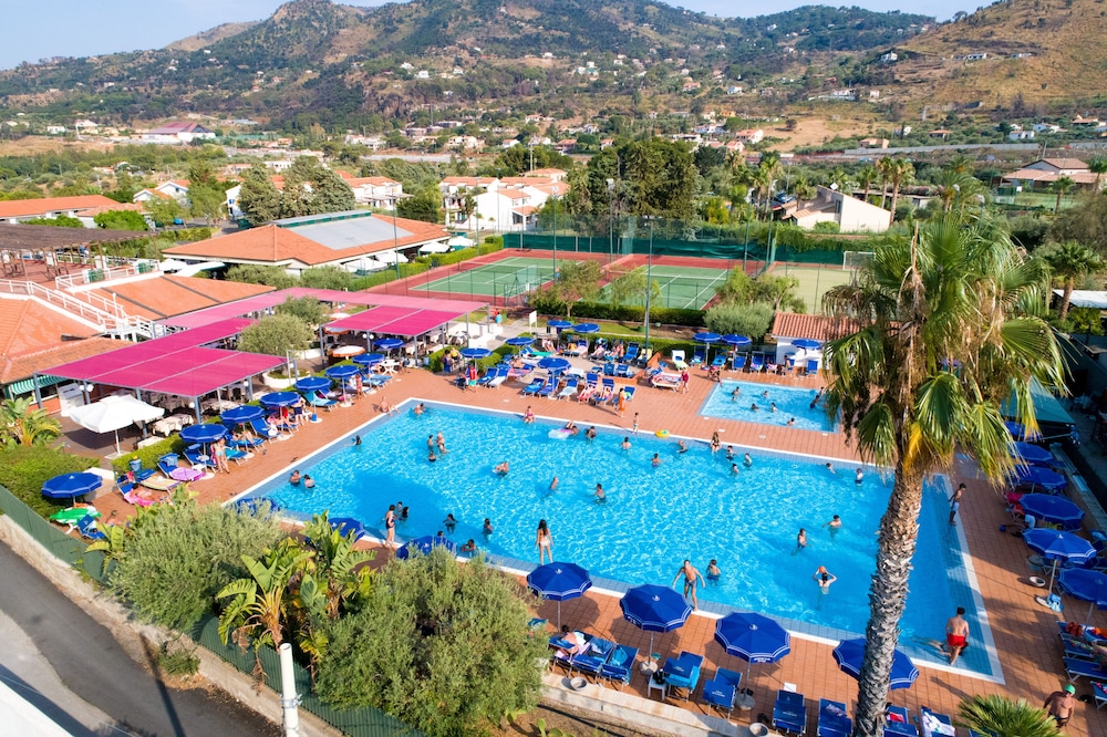 Cefalu Resort Sporting Club 54/69