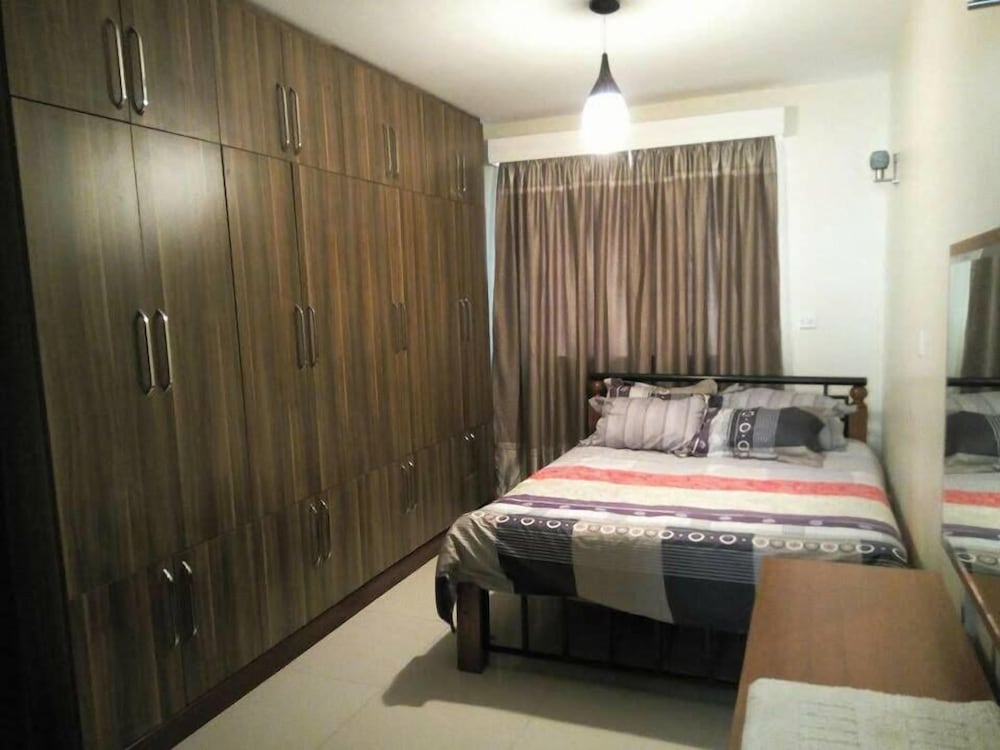 EXECUTIVE, APARTMENT, POOL VIEW, 2 BATHROOMS
