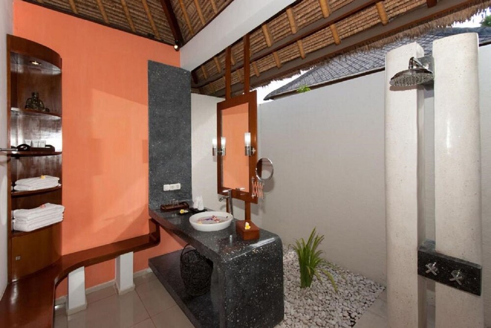 Siddhartha Ocean Front Resort Spa 49/50