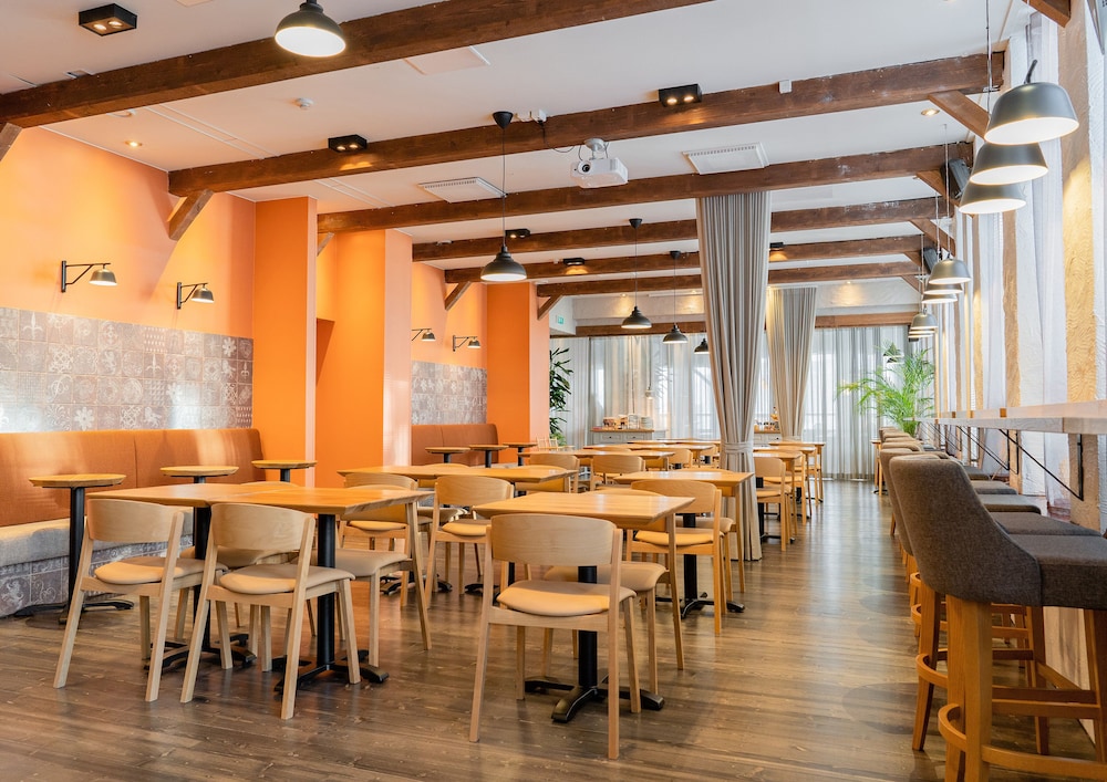 restaurant cafeteria