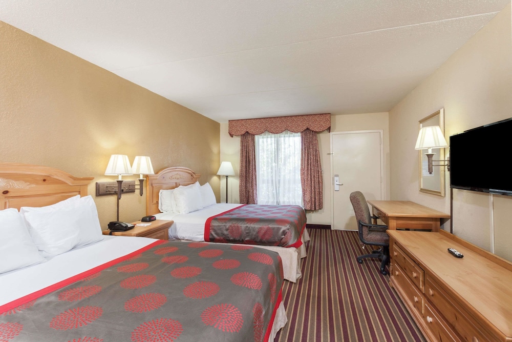 Ramada By Wyndham Lebanon 11/29