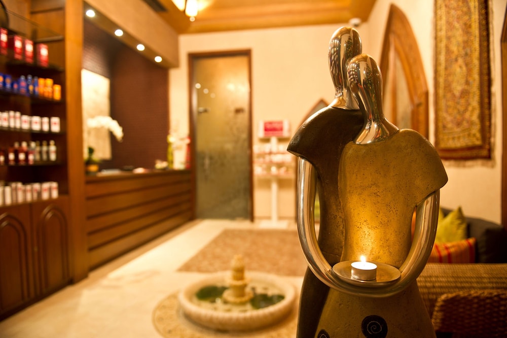 Elite Crystal Hotel 32/75