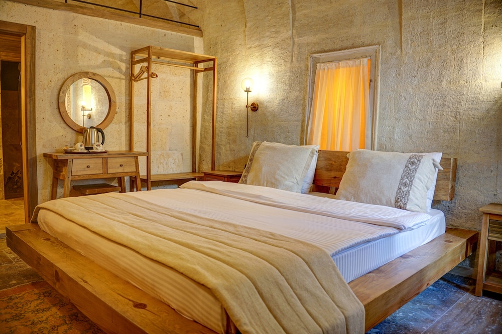 Alfa Cave Hotel 8/50