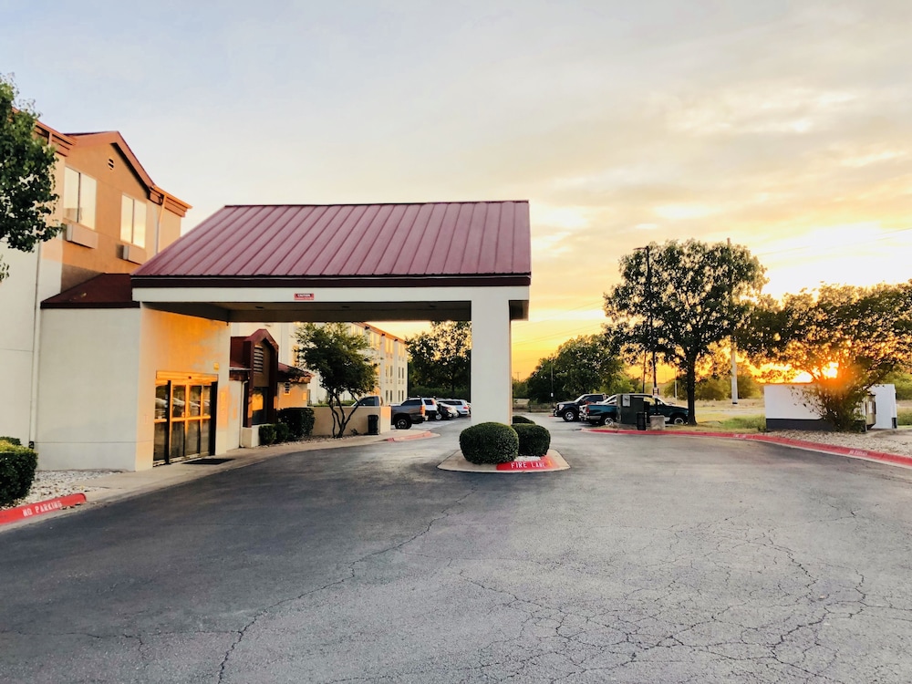 Red Roof Inn Austin - Round Rock 1/14