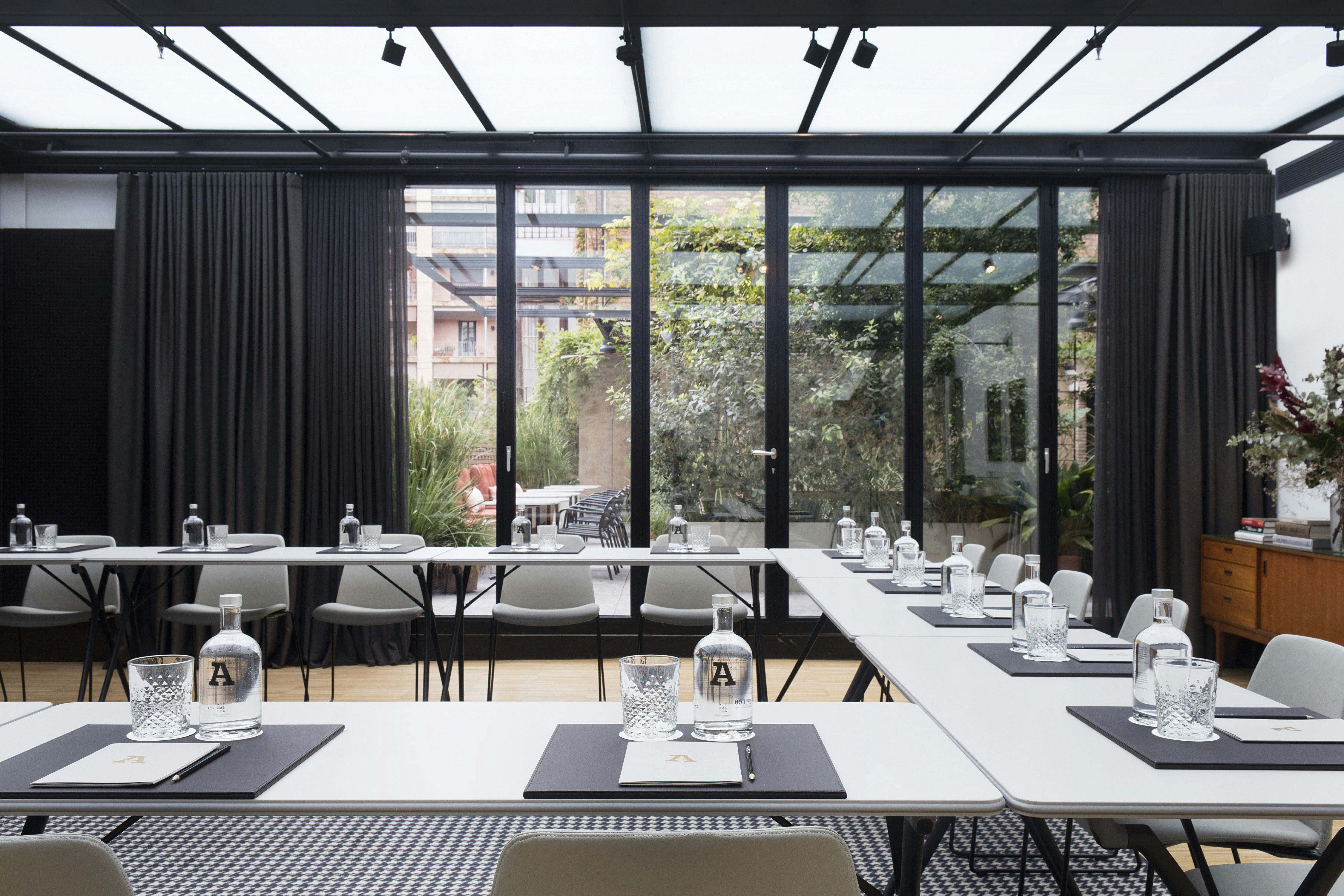 Alexandra Barcelona Hotel Curio Collection By Hilton 78/90