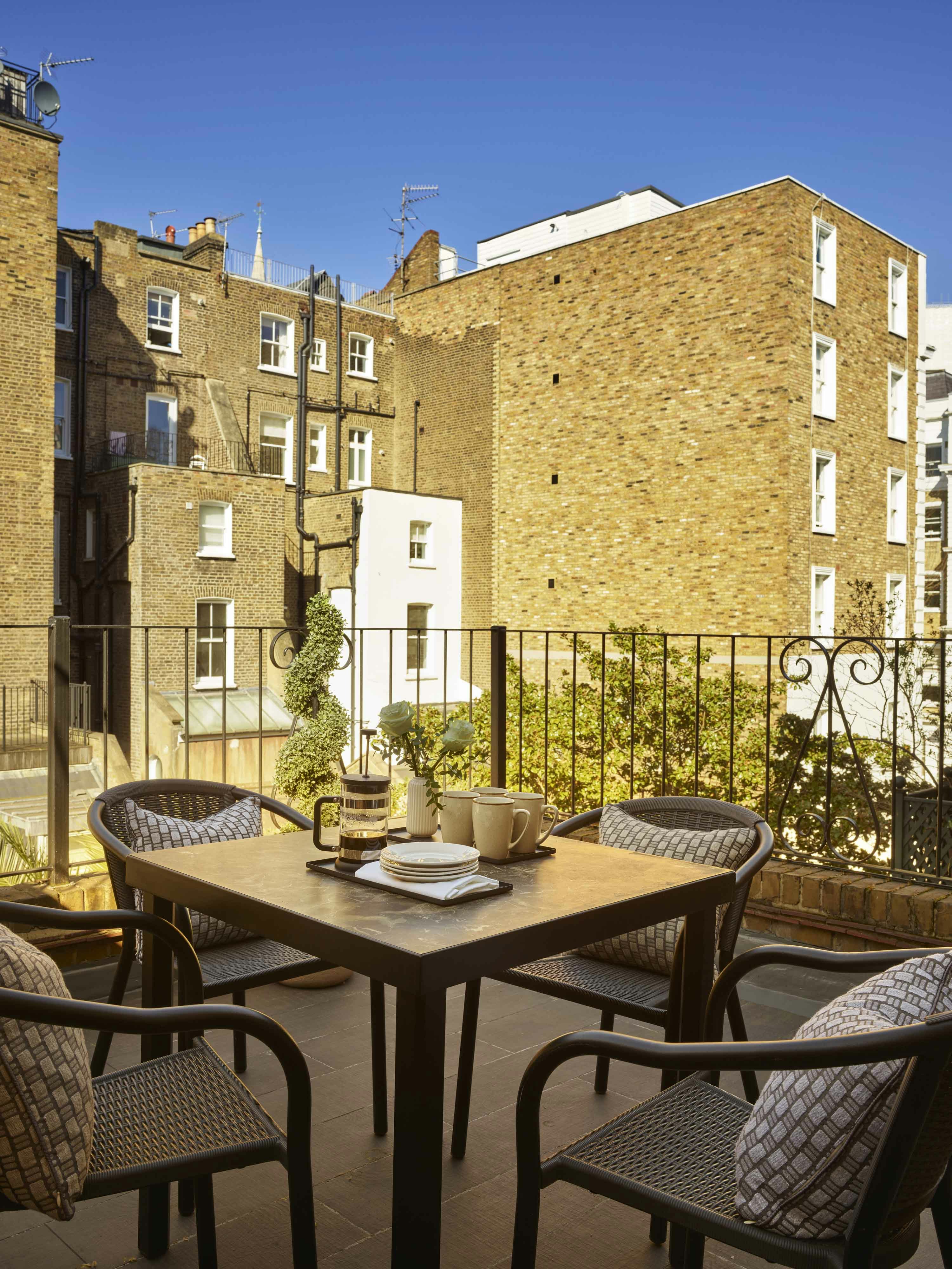COLLINGHAM SERVICED APARTMENTS 51/56