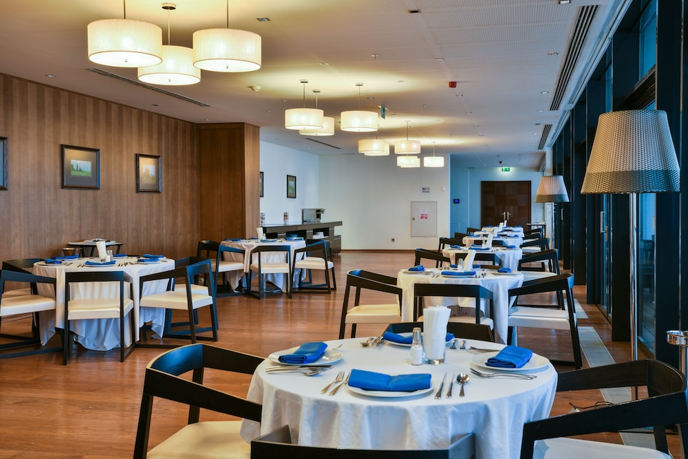 ZIRVE HOTEL 49/76