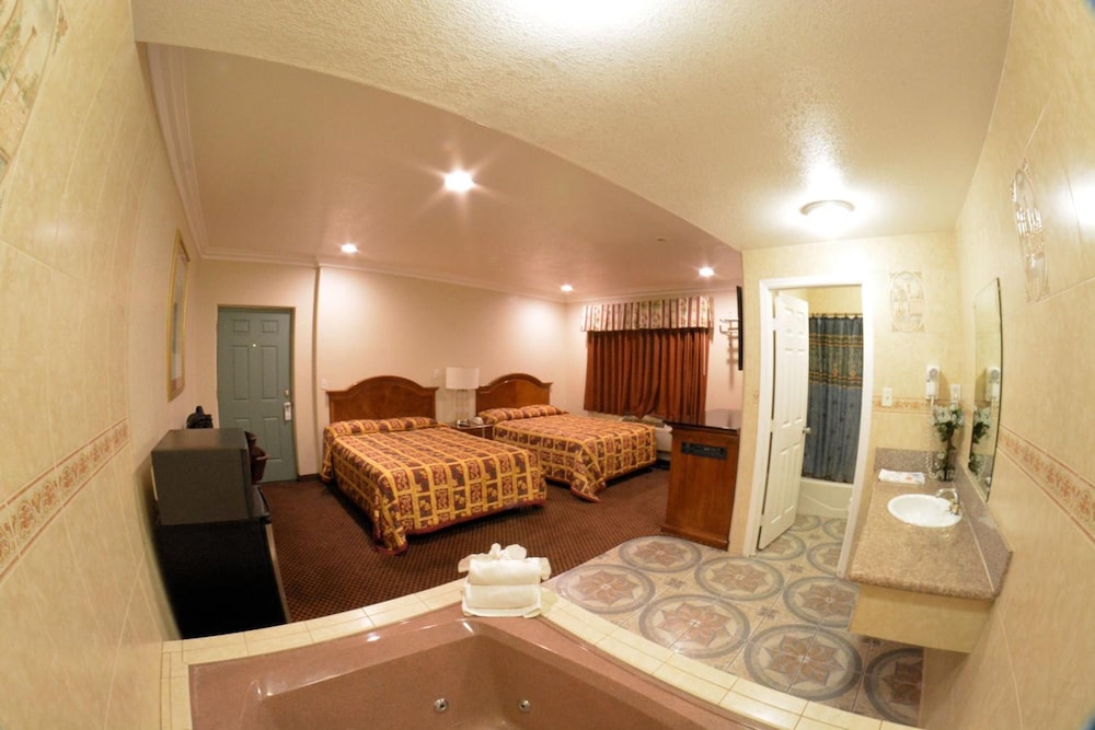 Palace Inn Oxnard 20/43