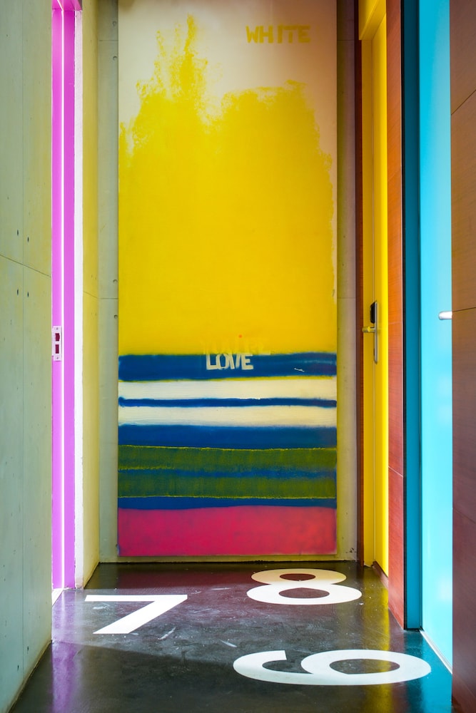 Boutique Rooms 5/50