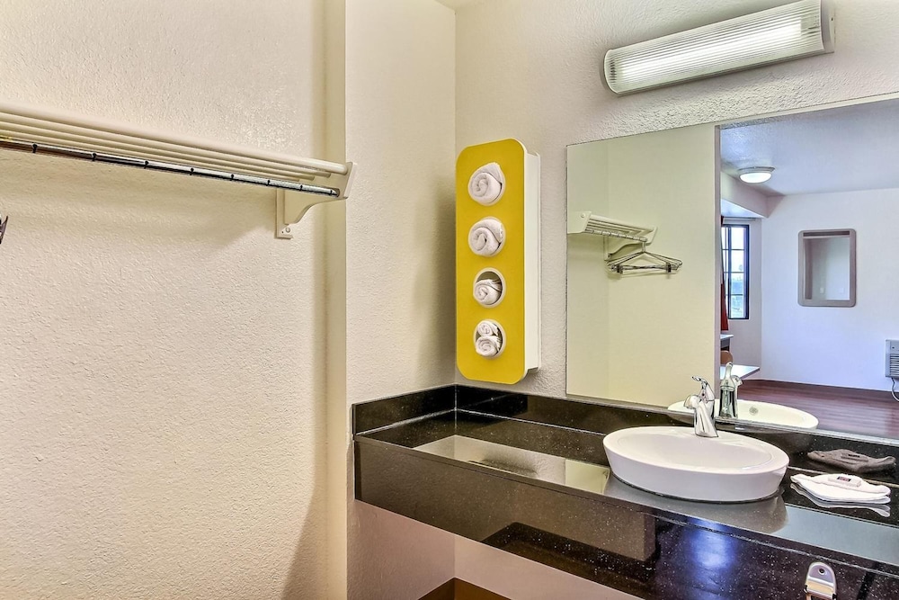 Motel6 Fremont, CA – North 51/58