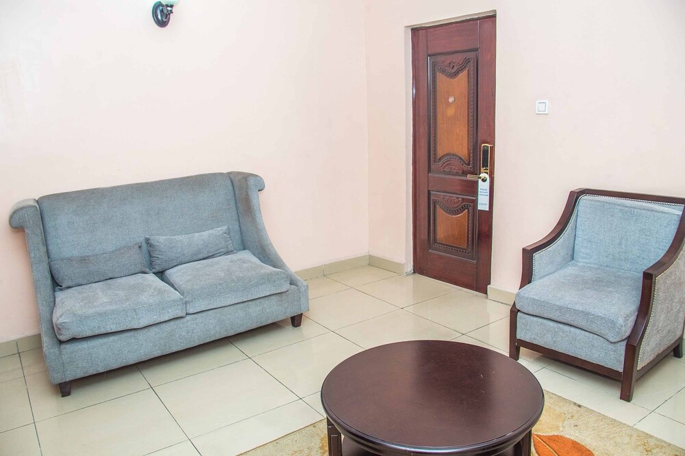Royal Crest Hotel & Suites 26/50