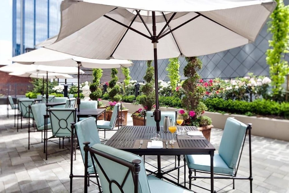 L'Hermitage Hotel 50/70