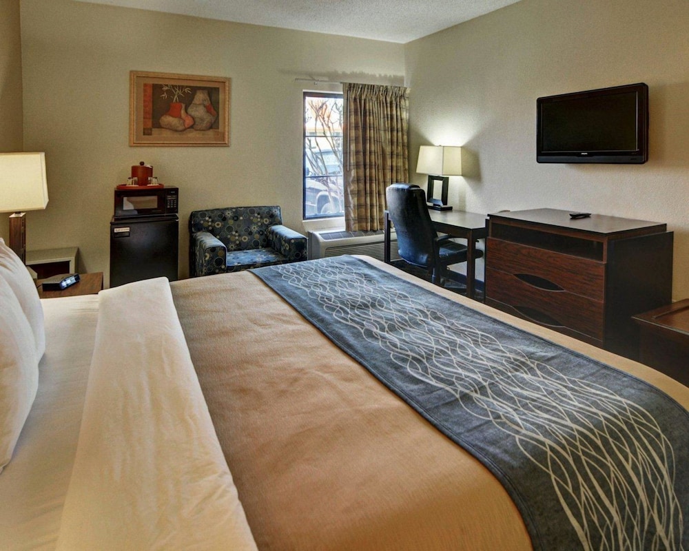 Quality Inn & Suites Irving DFW Airport South 14/34