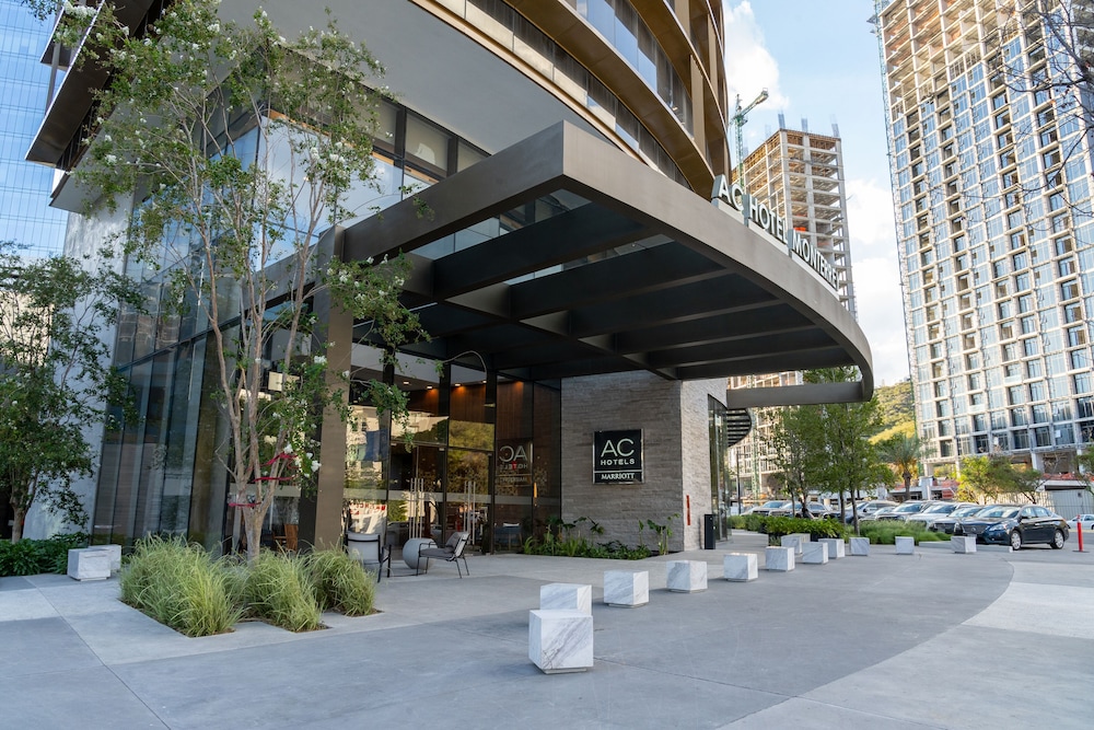 AC Hotel by Marriott Monterrey Valle 42/48