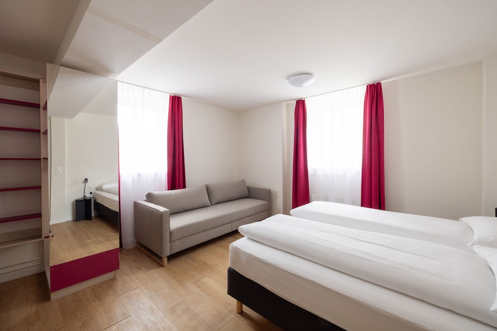 Fred Guest House Zurich Hauptbahnhof 10/50