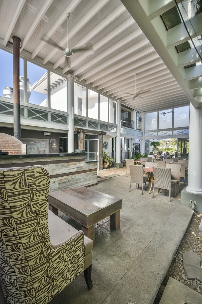 La Riviera Hotel Bed And Breakfast 31/50