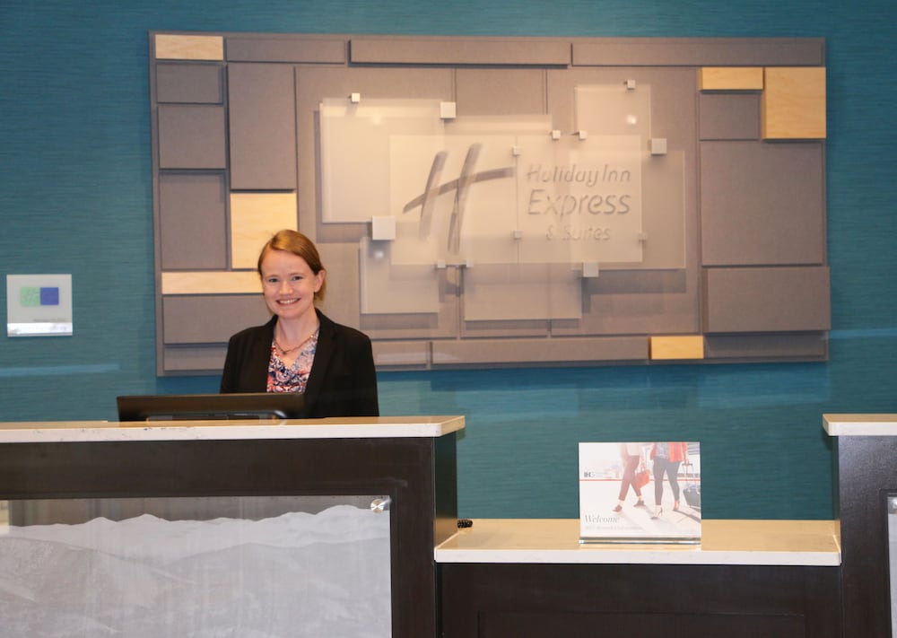 HOLIDAY INN EXPRESS & SUITES HENDERSONVILLE SE - FLAT ROCK 17/52