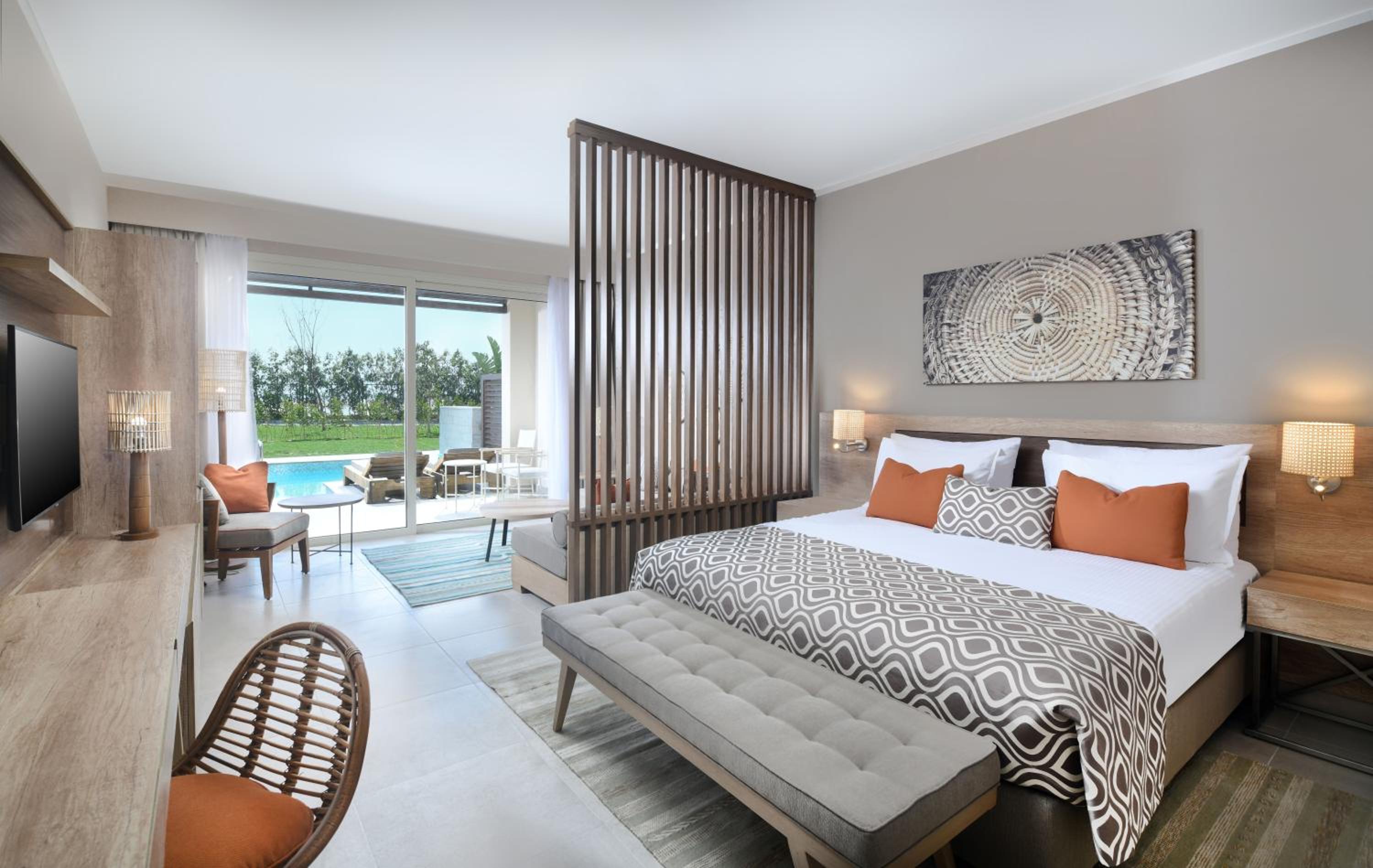 Executive, Suite, Swim Up Pool