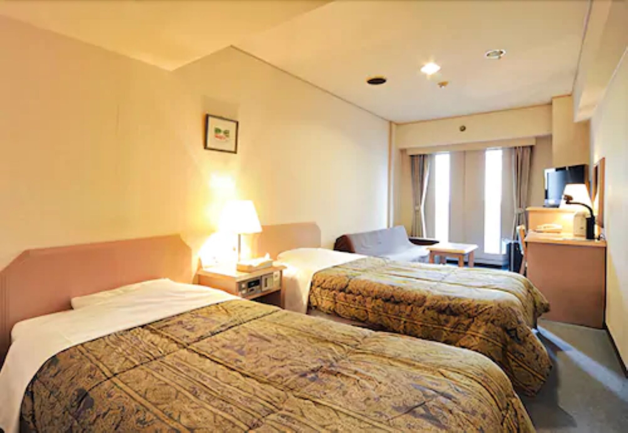 ROOM, TWIN BEDS, PRIVATE BATHROOM, SMOKING