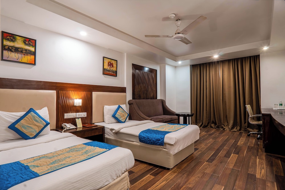 EXECUTIVE, KING BED
