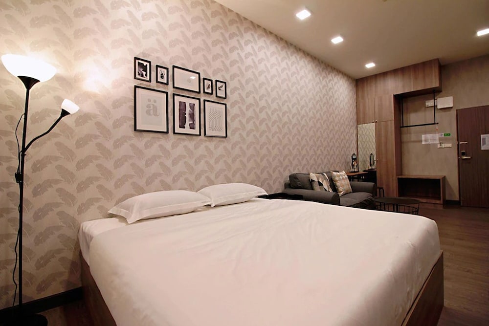 R 17 Living Hotel by ZUZU 5/23