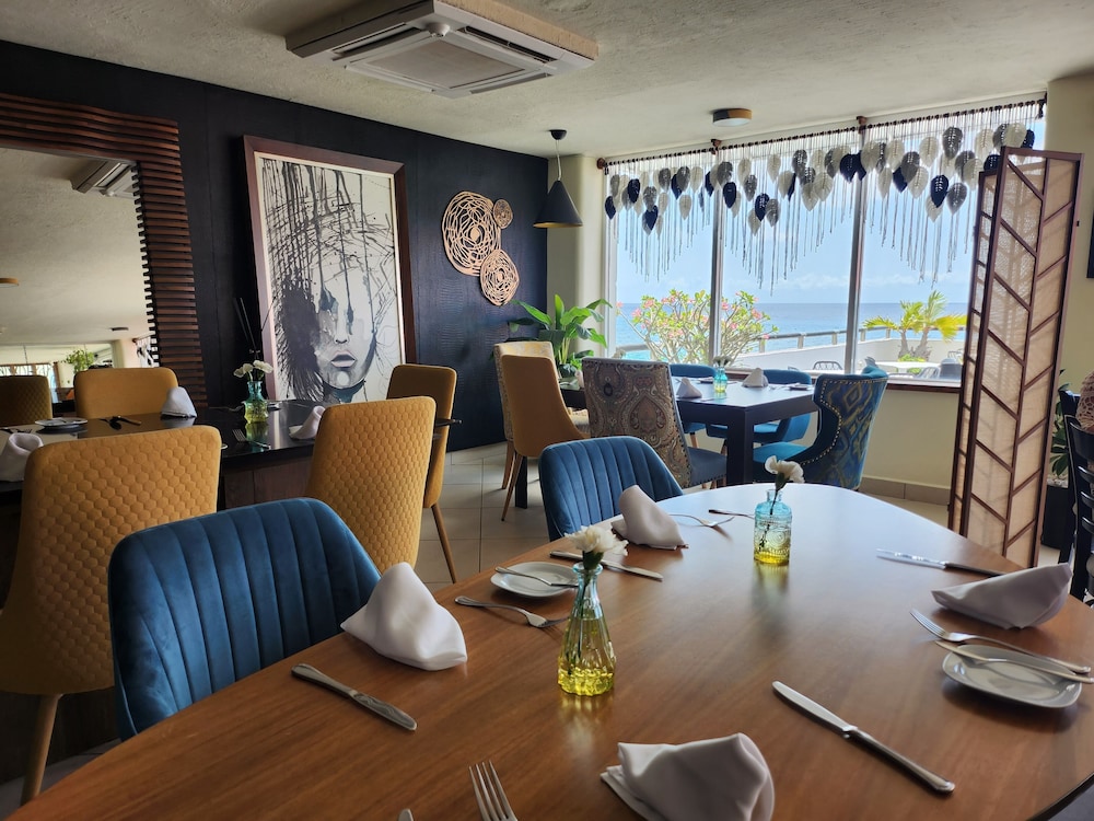 Coral Princess Hotel & Dive Resort 58/78