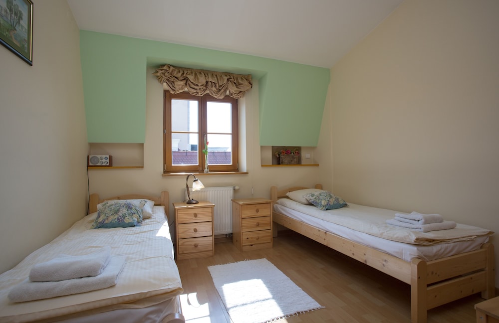 2 BEDROOMS, CLASSIC, APARTMENT