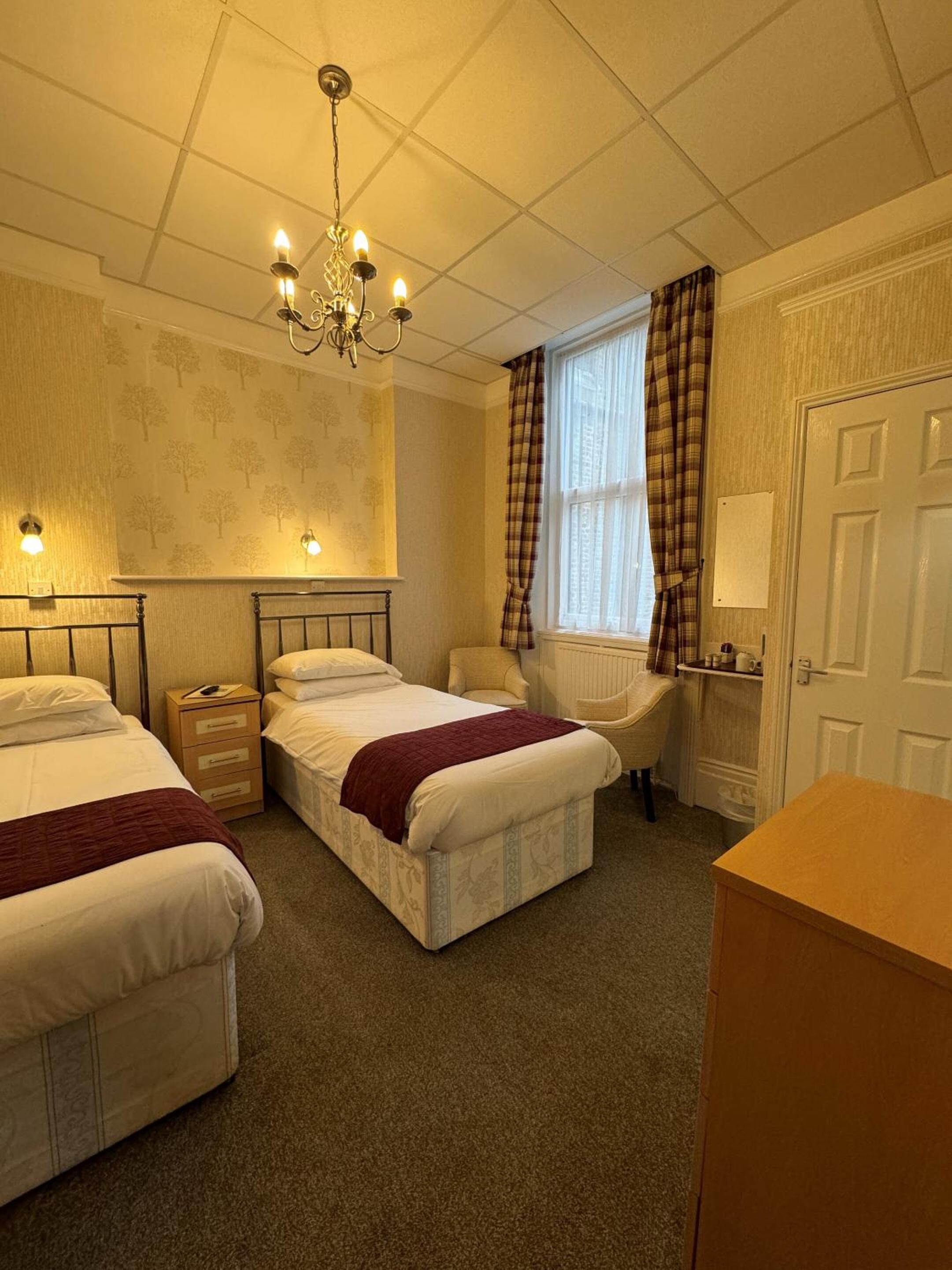 Standard, Twin Beds, Rear View