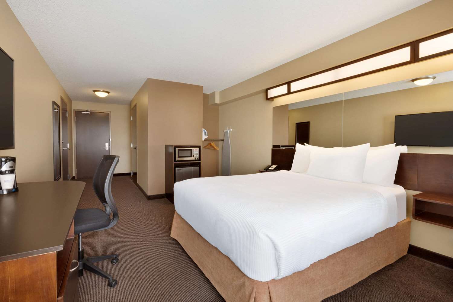 Microtel Inn Suites By Wyndham Weyburn 11/27