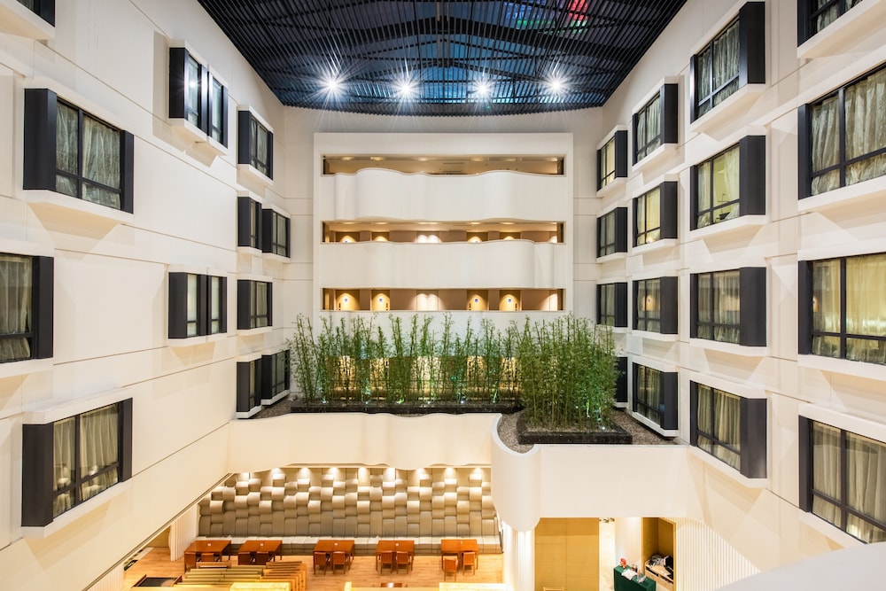 HOLIDAY INN EXPRESS SHENYANG GOLDEN CORRIDOR 42/49