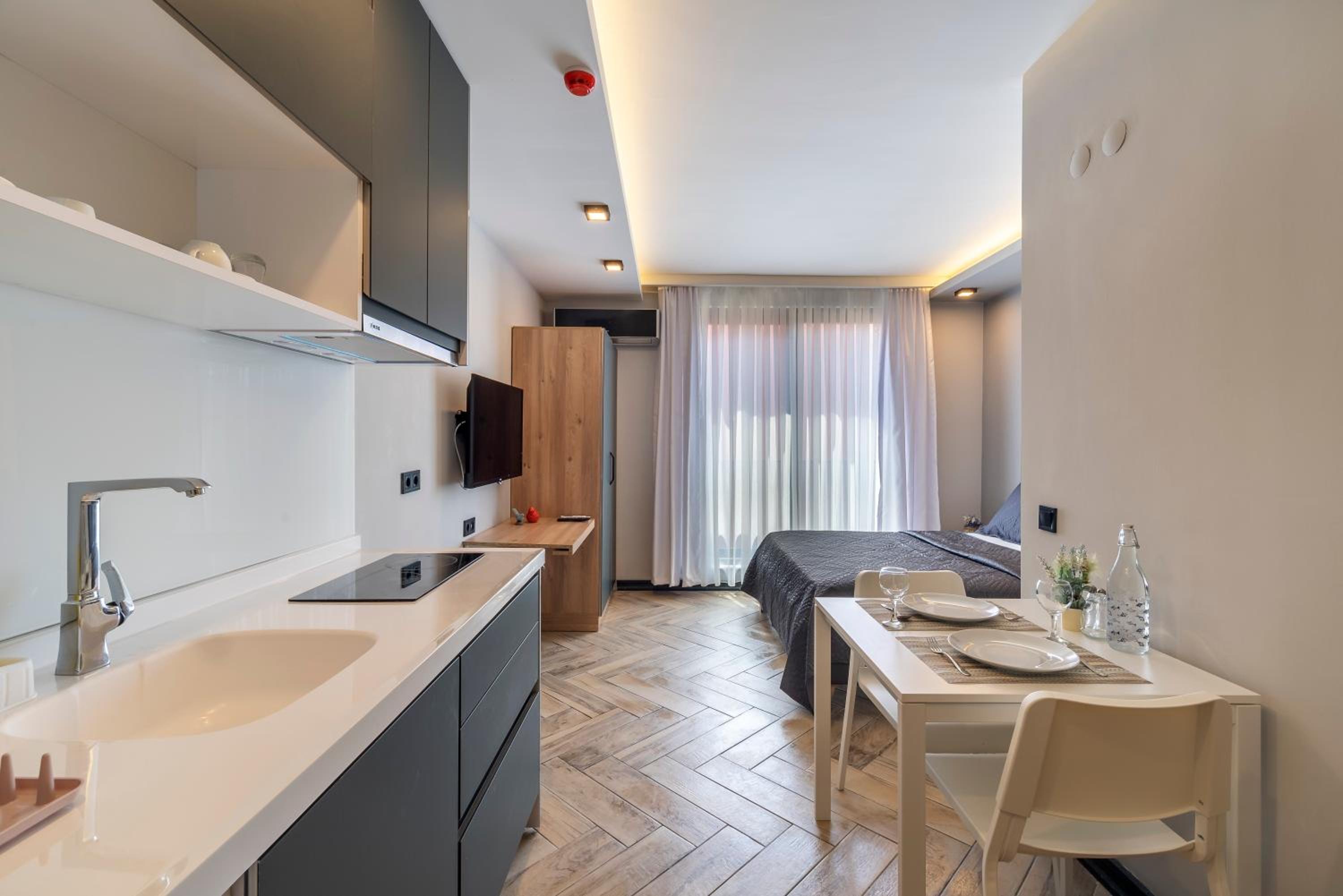 Meyde Boutique & Suites 50/50